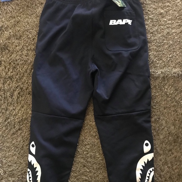 BAPE FW18 Side Shark Sweatpants (BLK) - Picture 2 of 3
